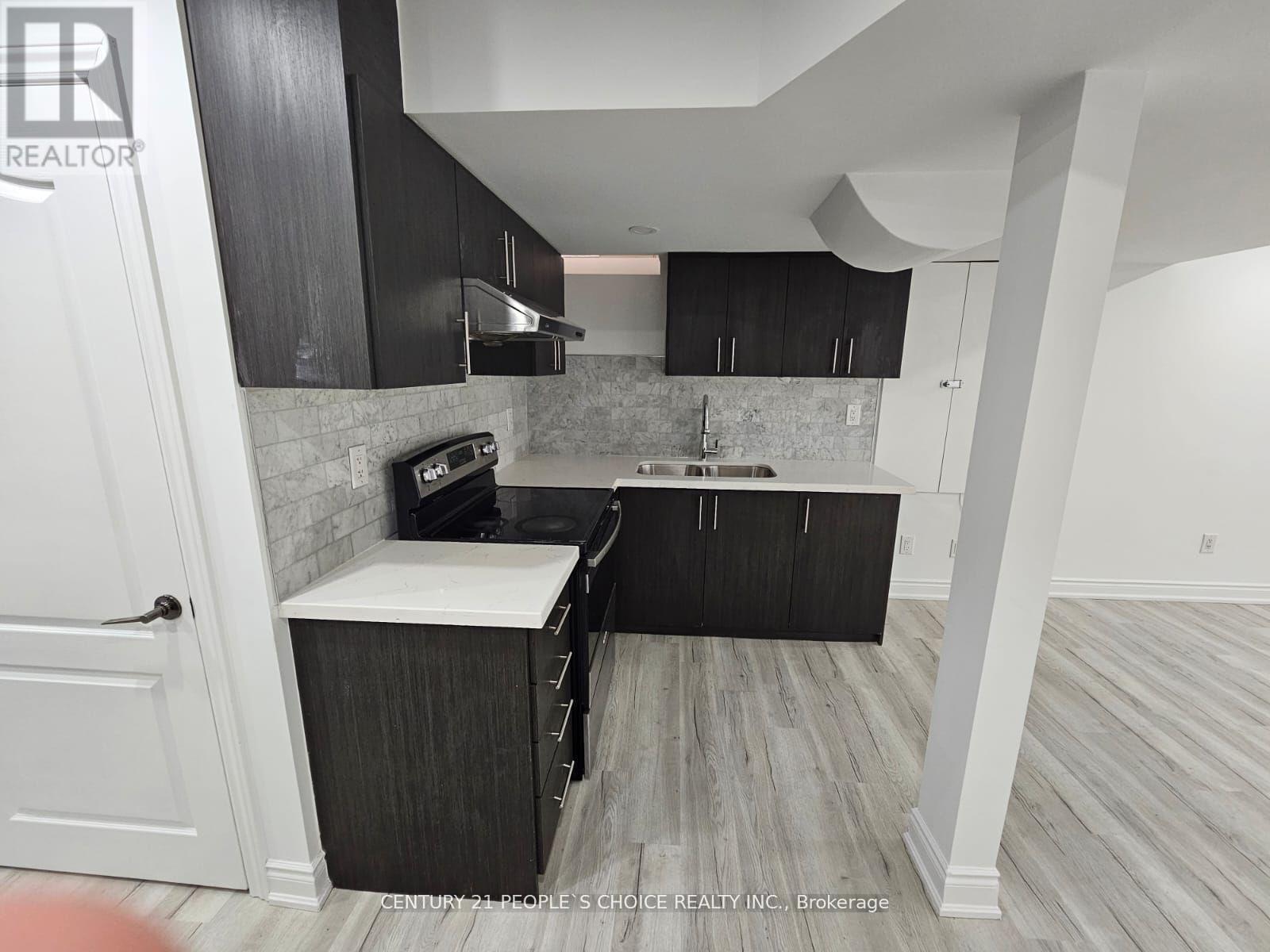 30 Bucksaw Street, Brampton, Ontario  L7A 4R2 - Photo 9 - W12671462