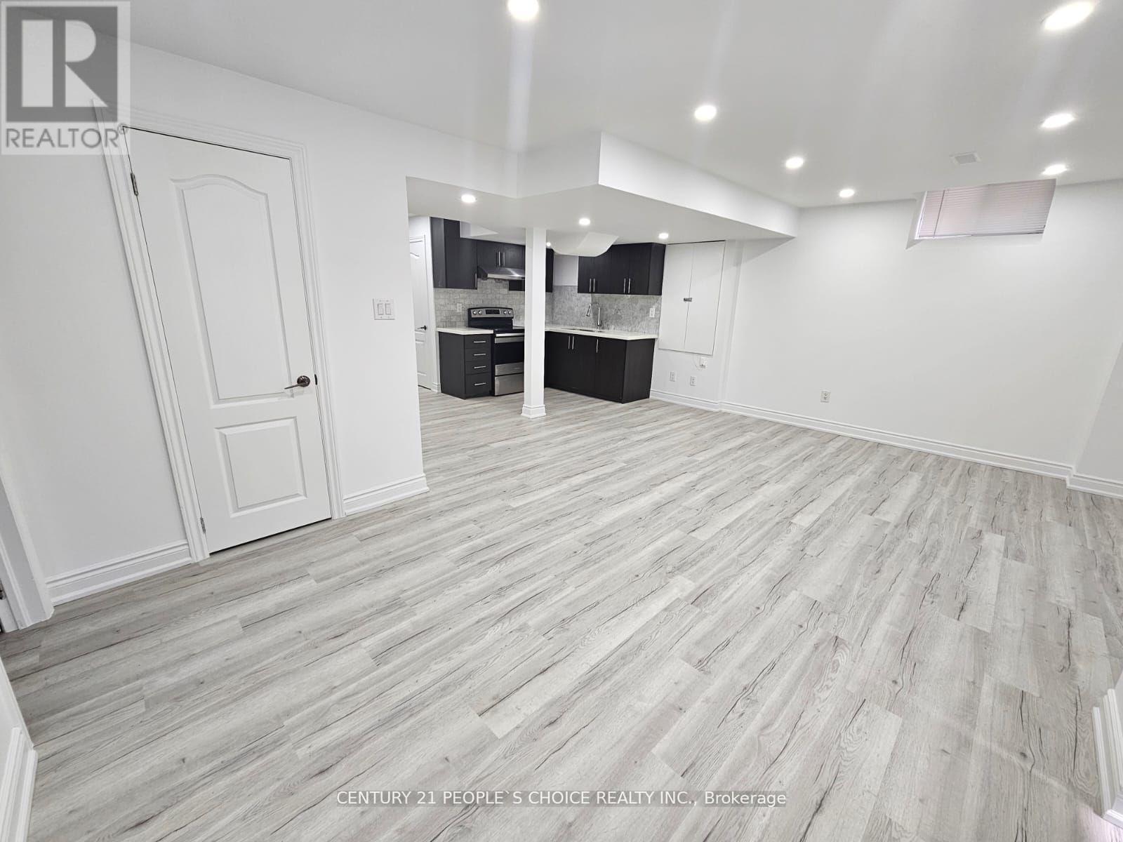 30 Bucksaw Street, Brampton, Ontario  L7A 4R2 - Photo 4 - W12671462