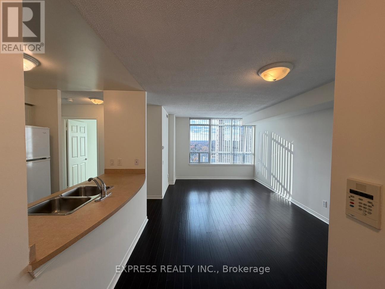 1701 - 8 HILLCREST AVENUE, Toronto, Ontario