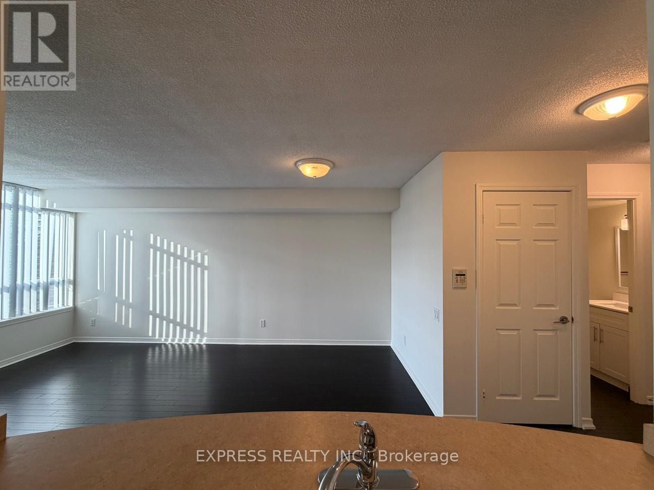 1701 - 8 Hillcrest Avenue, Toronto, Ontario  M2N 6Y6 - Photo 3 - C12672470