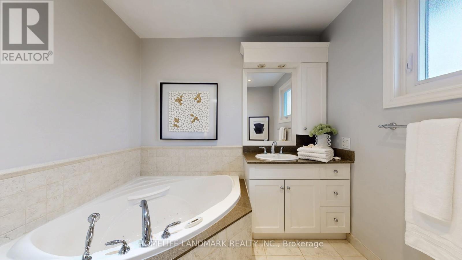 338 Parkridge Crescent, Oakville, Ontario  L6M 1B1 - Photo 28 - W12662754