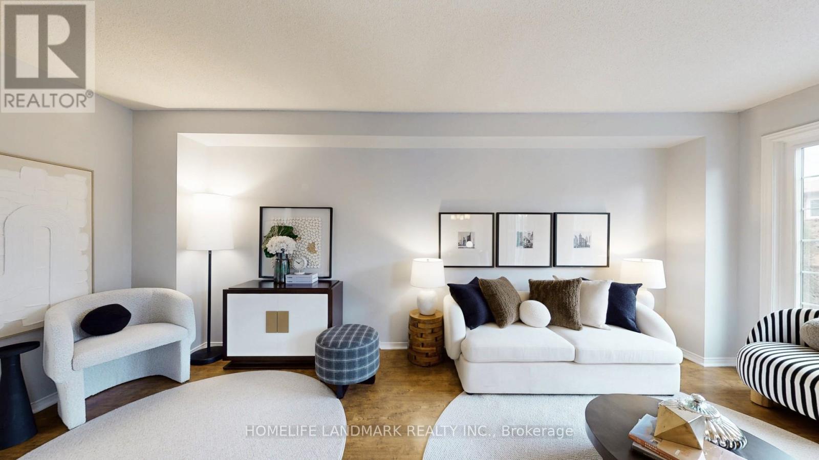 338 Parkridge Crescent, Oakville, Ontario  L6M 1B1 - Photo 4 - W12662754