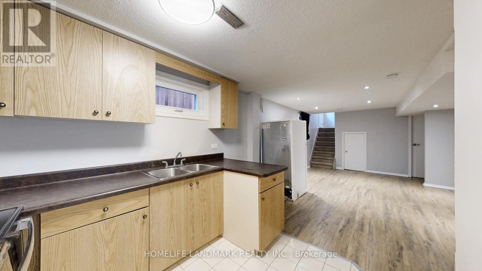 338 Parkridge Crescent, Oakville, Ontario  L6M 1B1 - Photo 45 - W12662754