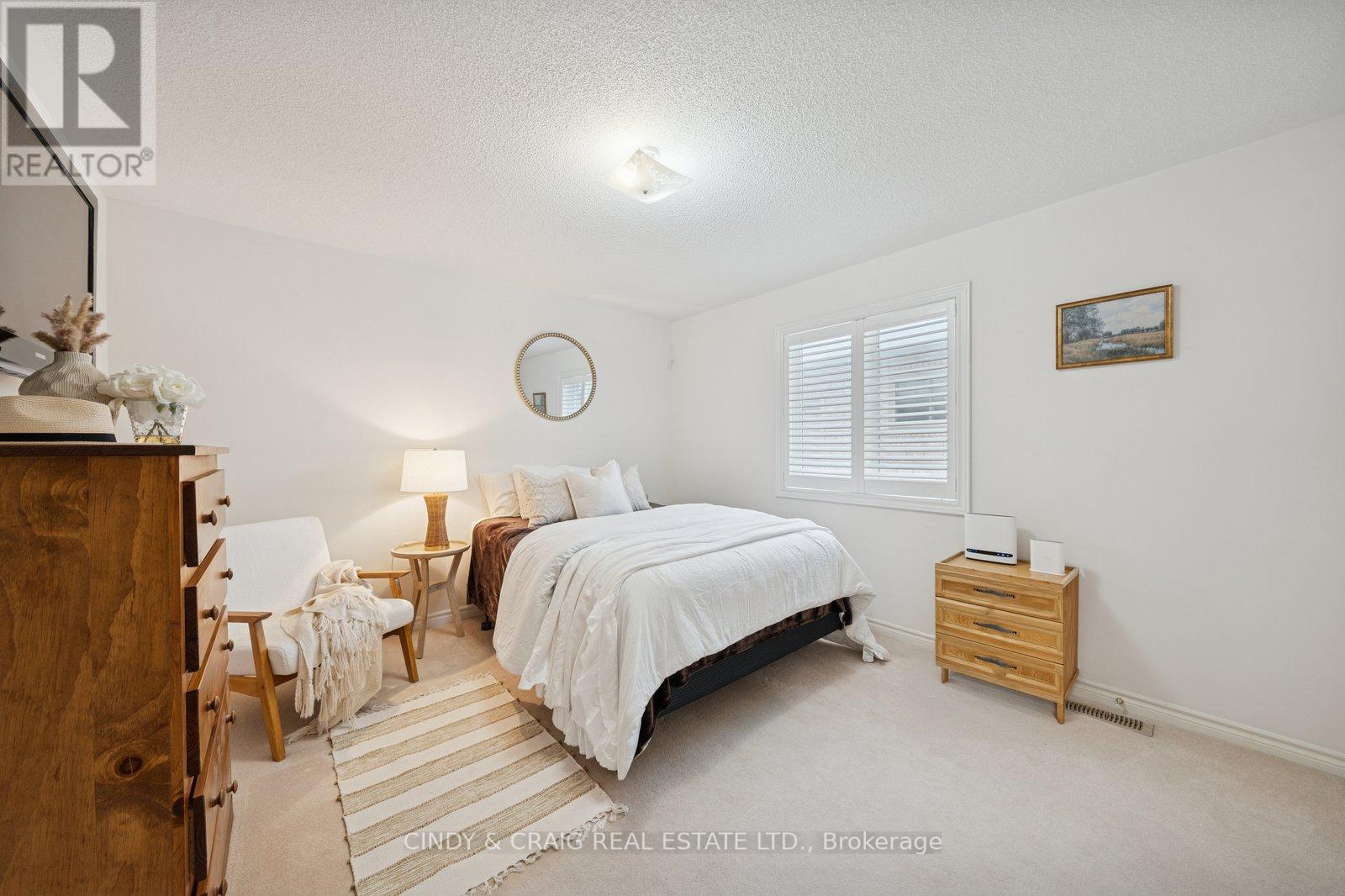 62 Foxhunt Trail, Clarington, Ontario  L1E 1E4 - Photo 11 - E12672502