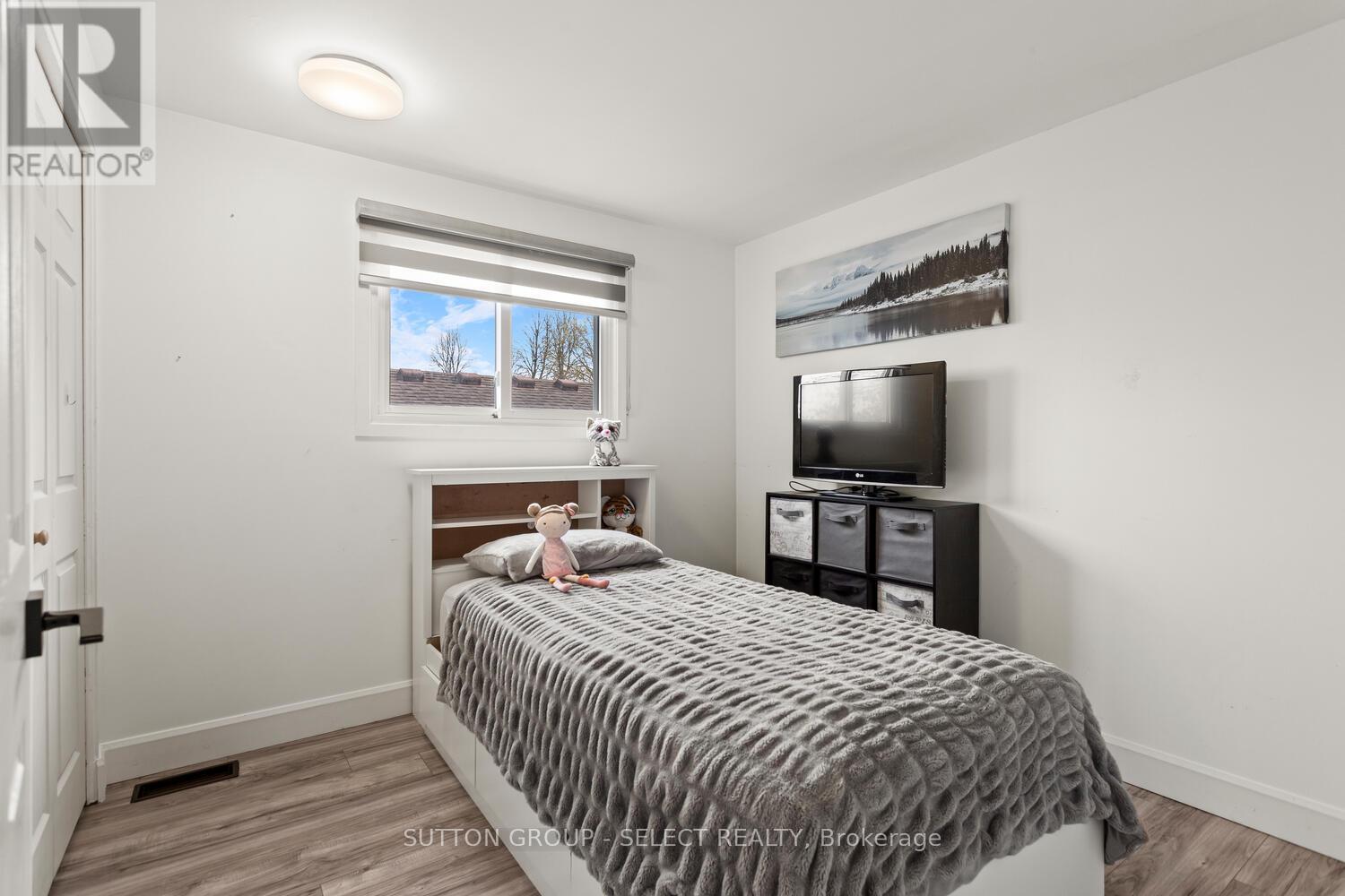 20 Lochern Road, London South, Ontario  N5Z 4L6 - Photo 17 - X12672542