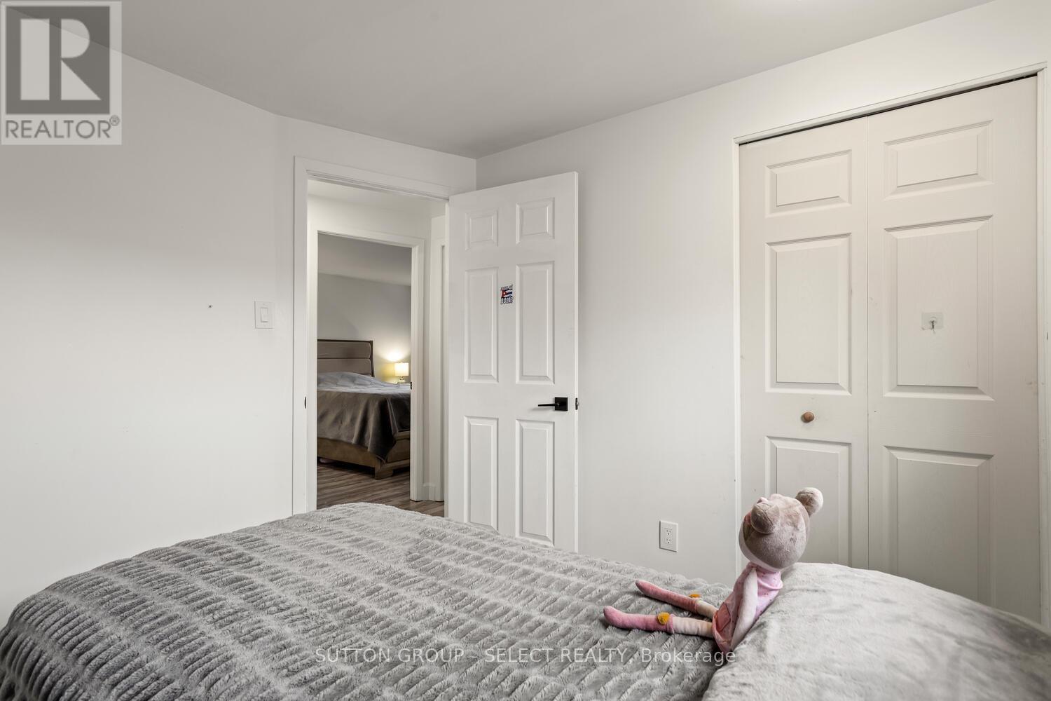 20 Lochern Road, London South, Ontario  N5Z 4L6 - Photo 18 - X12672542