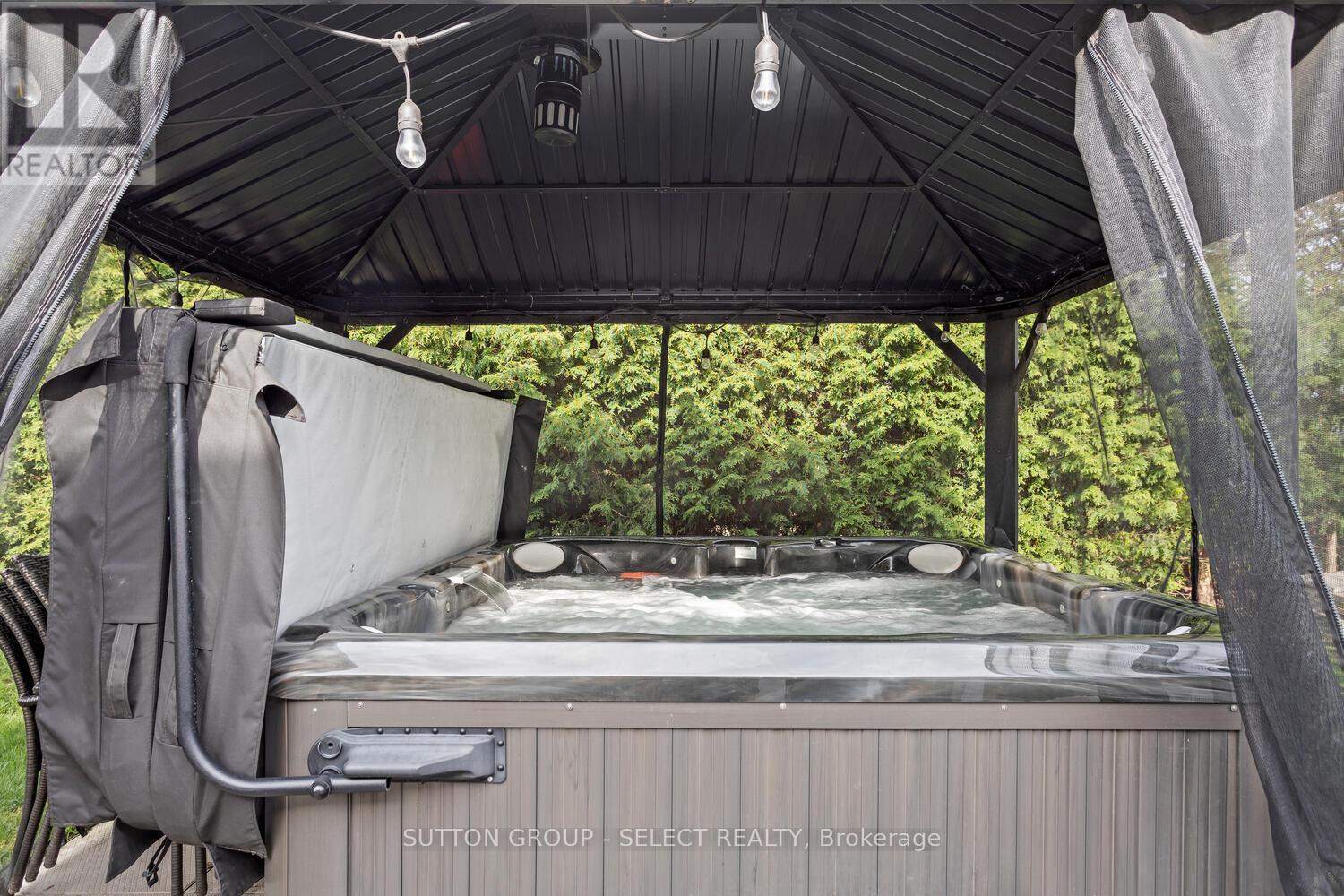 20 Lochern Road, London South, Ontario  N5Z 4L6 - Photo 44 - X12672542