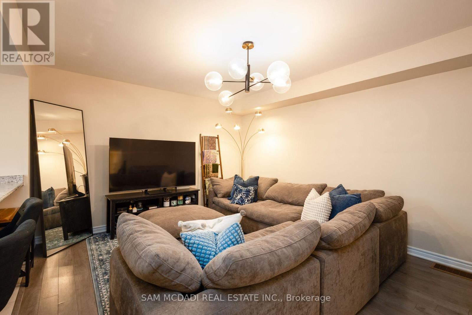 75 Bond Head Court, Milton, Ontario  L9E 1G4 - Photo 10 - W12672428