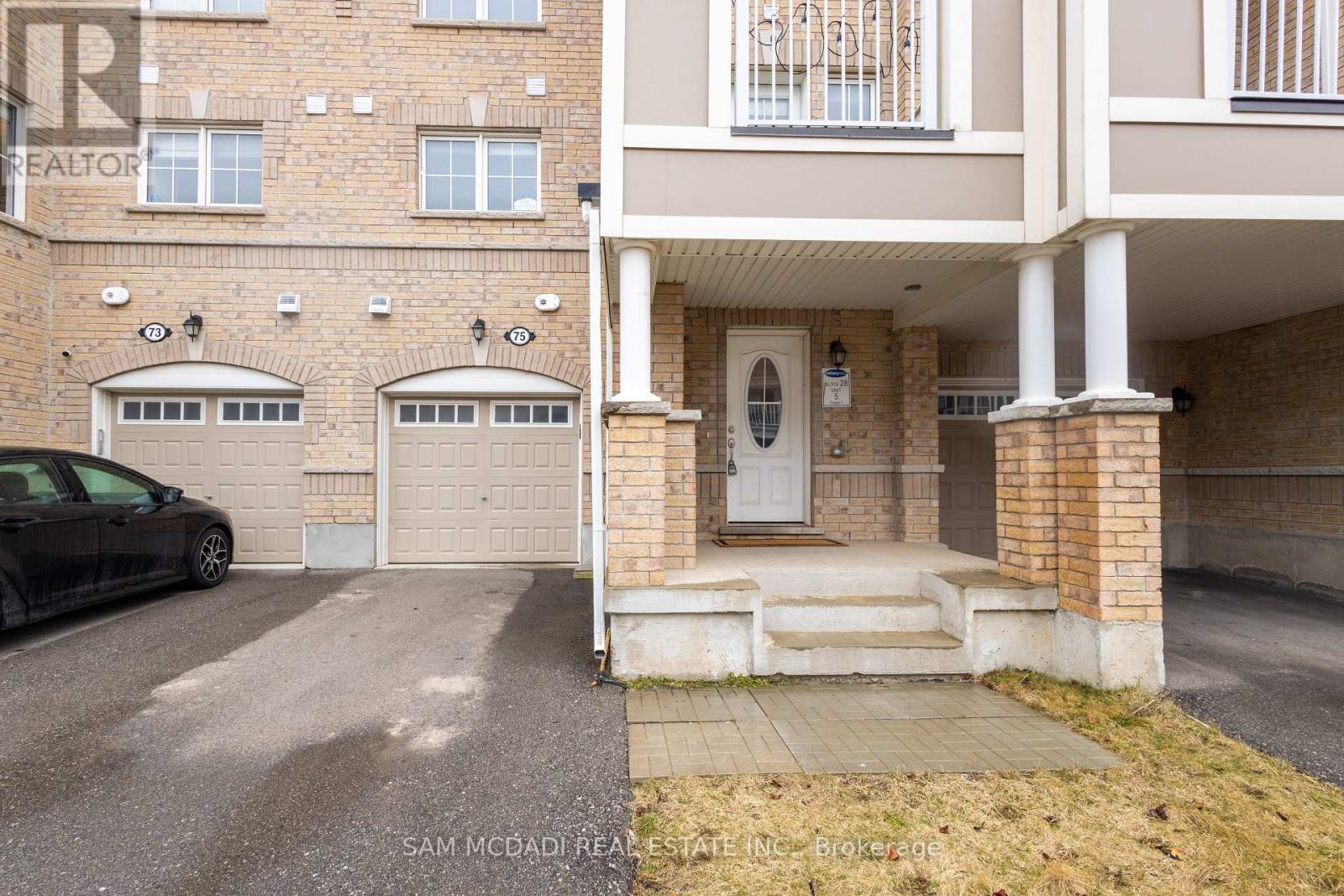 75 Bond Head Court, Milton, Ontario  L9E 1G4 - Photo 3 - W12672428