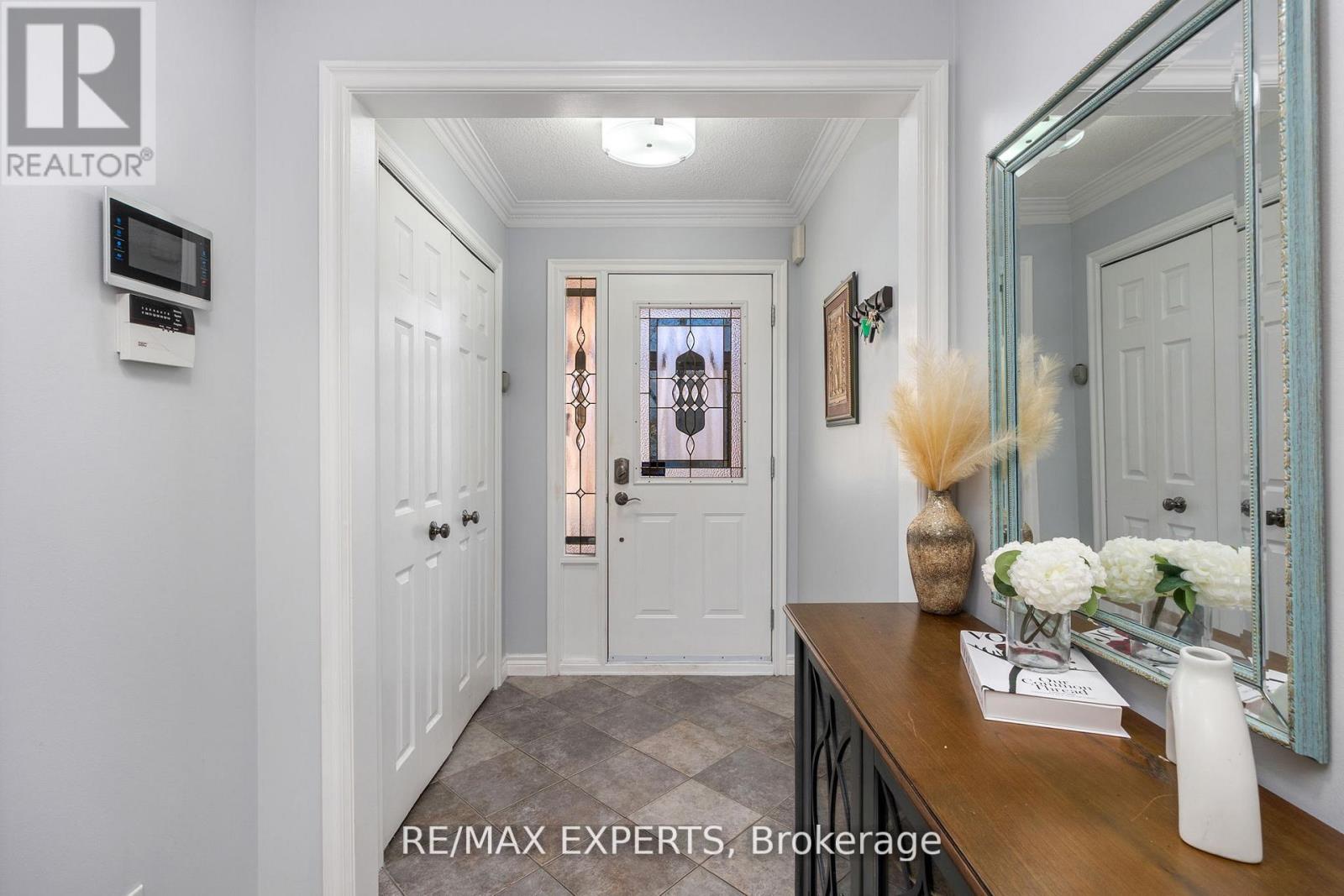 482 Malaga Road, Mississauga, Ontario  L5B 3W2 - Photo 3 - W12672466