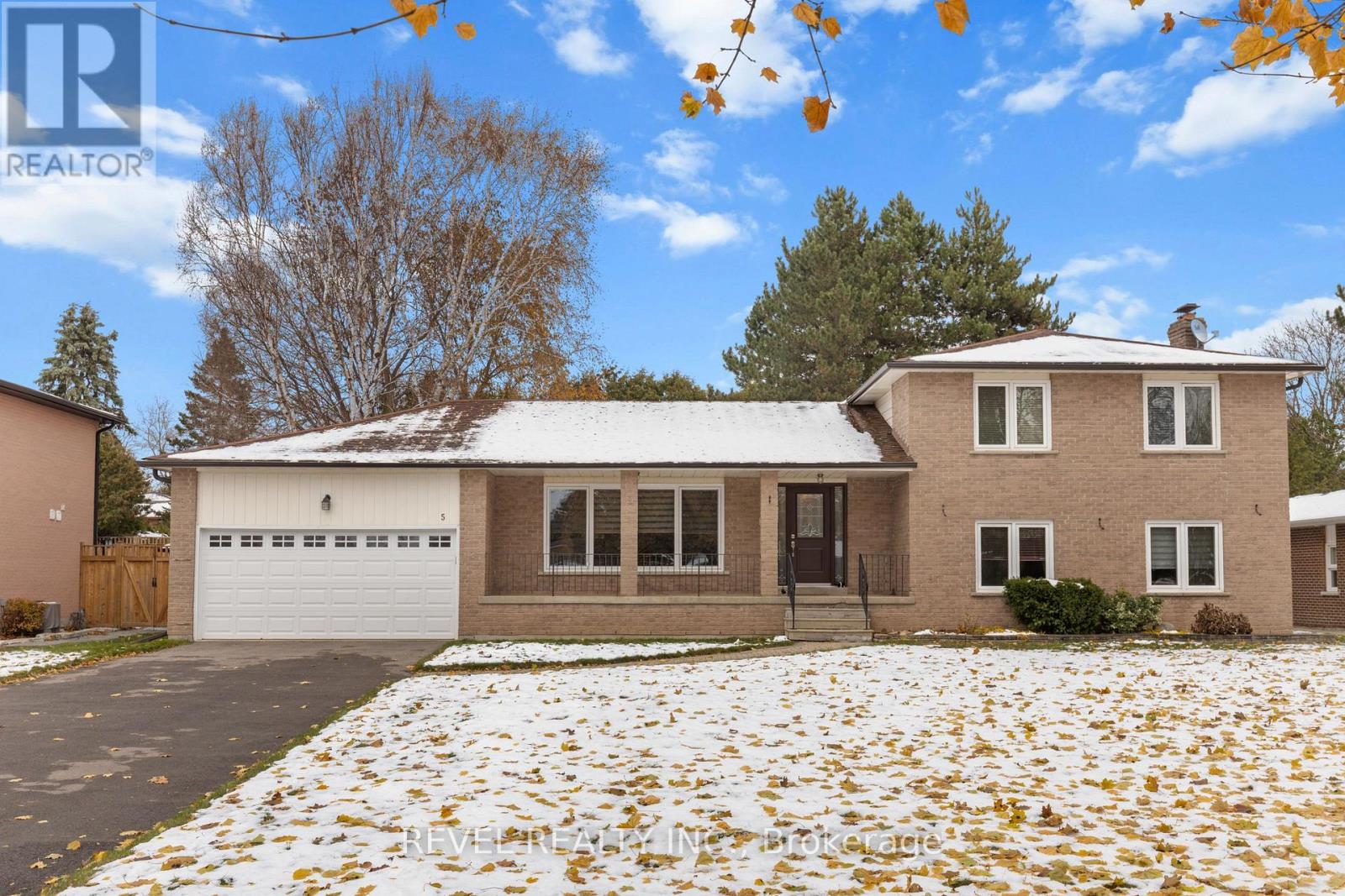 5 Mckee Drive, Caledon, Ontario  L7C 1G8 - Photo 3 - W12672496