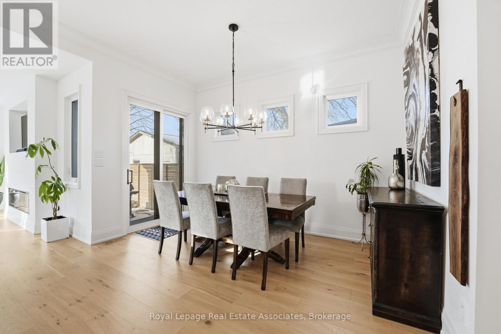 1042 Meredith Avenue, Mississauga, Ontario  L5E 2C7 - Photo 22 - W12672512