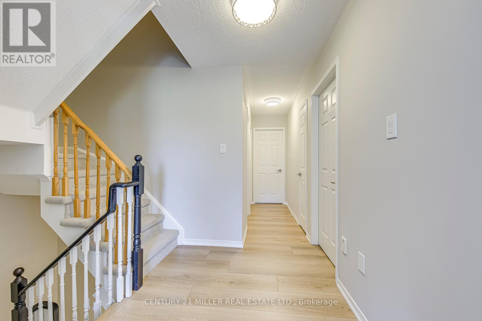 215 Roxton Road, Oakville, Ontario  L6H 6M9 - Photo 20 - W12672524