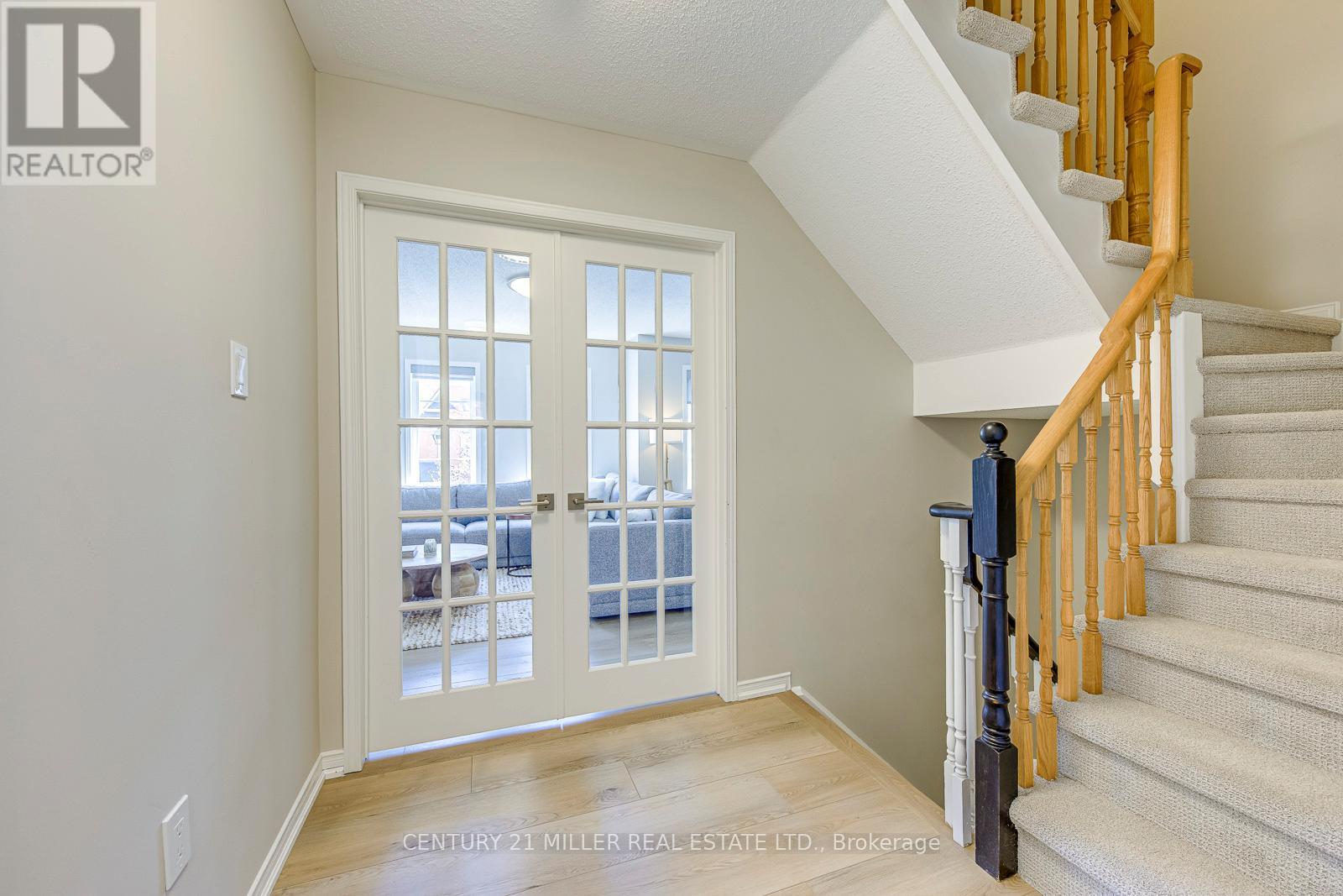 215 Roxton Road, Oakville, Ontario  L6H 6M9 - Photo 21 - W12672524