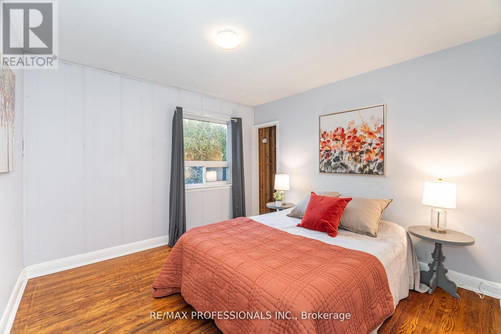 10 Avalon Road, Toronto (Alderwood), Ontario  M8W 2E3 - Photo 17 - W12672546