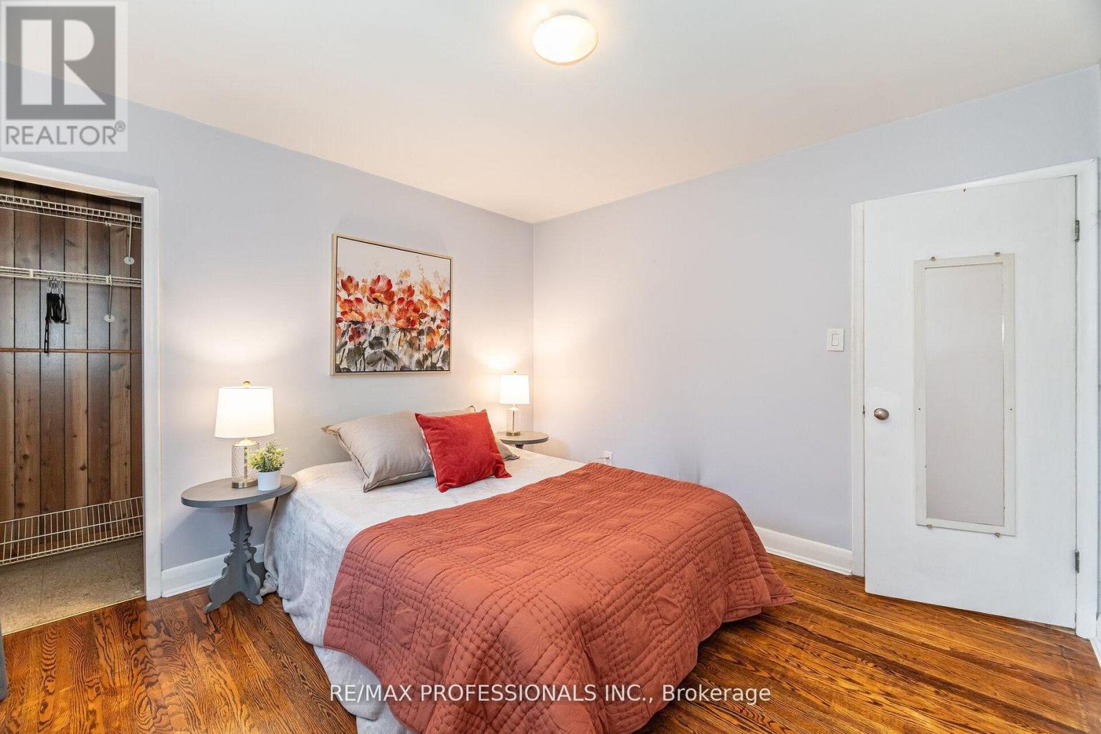 10 Avalon Road, Toronto (Alderwood), Ontario  M8W 2E3 - Photo 18 - W12672546