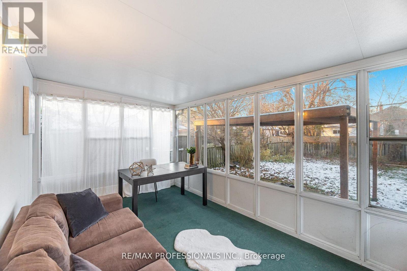 10 Avalon Road, Toronto (Alderwood), Ontario  M8W 2E3 - Photo 24 - W12672546