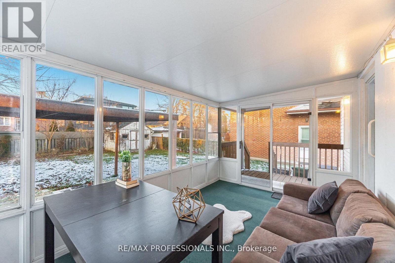 10 Avalon Road, Toronto (Alderwood), Ontario  M8W 2E3 - Photo 25 - W12672546