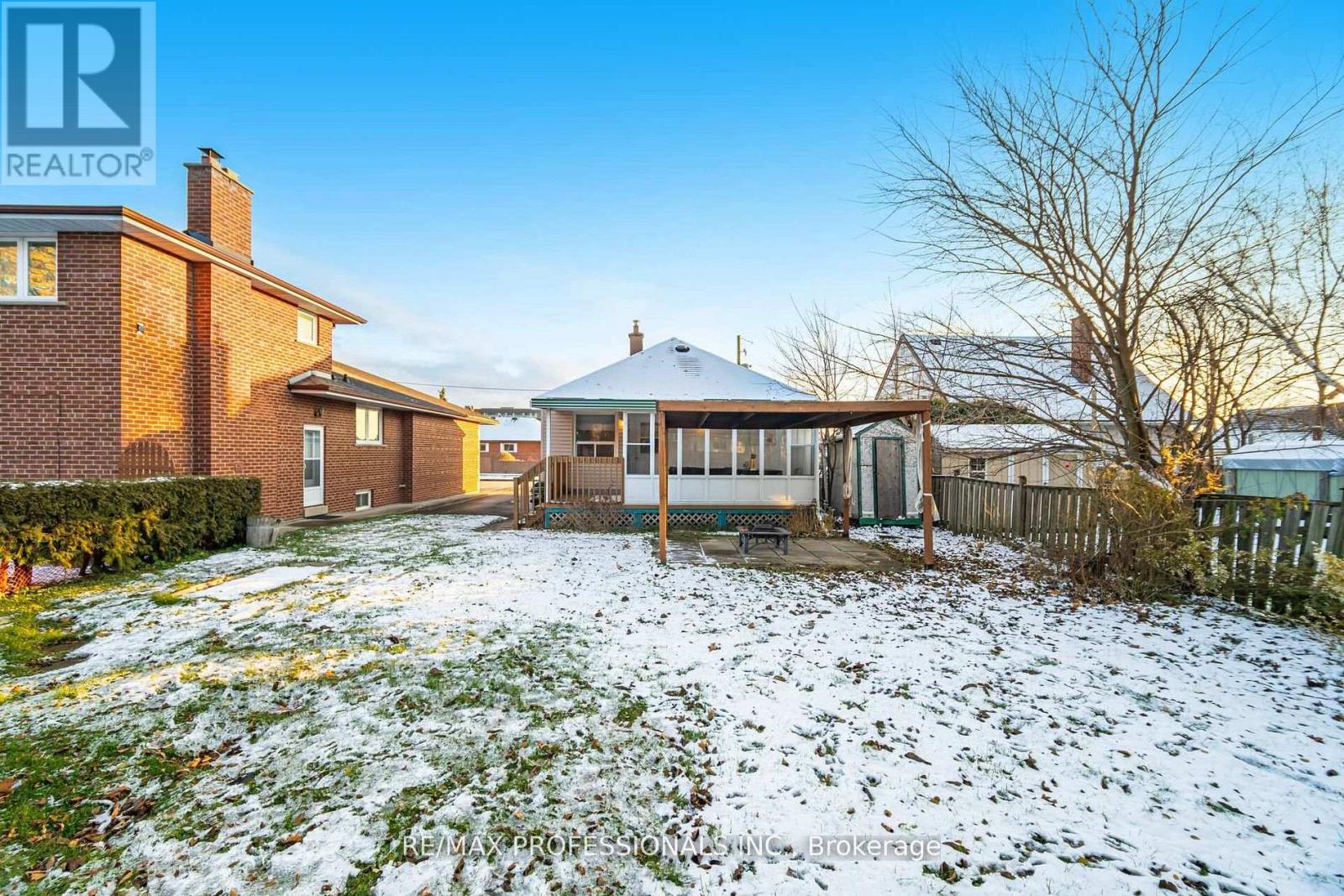 10 Avalon Road, Toronto (Alderwood), Ontario  M8W 2E3 - Photo 35 - W12672546