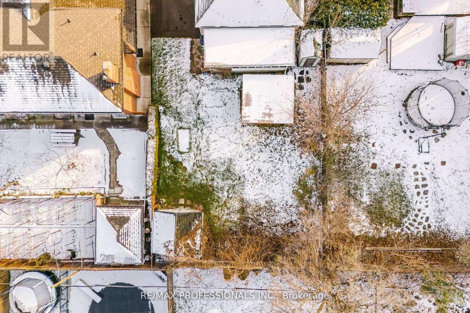 10 Avalon Road, Toronto (Alderwood), Ontario  M8W 2E3 - Photo 36 - W12672546