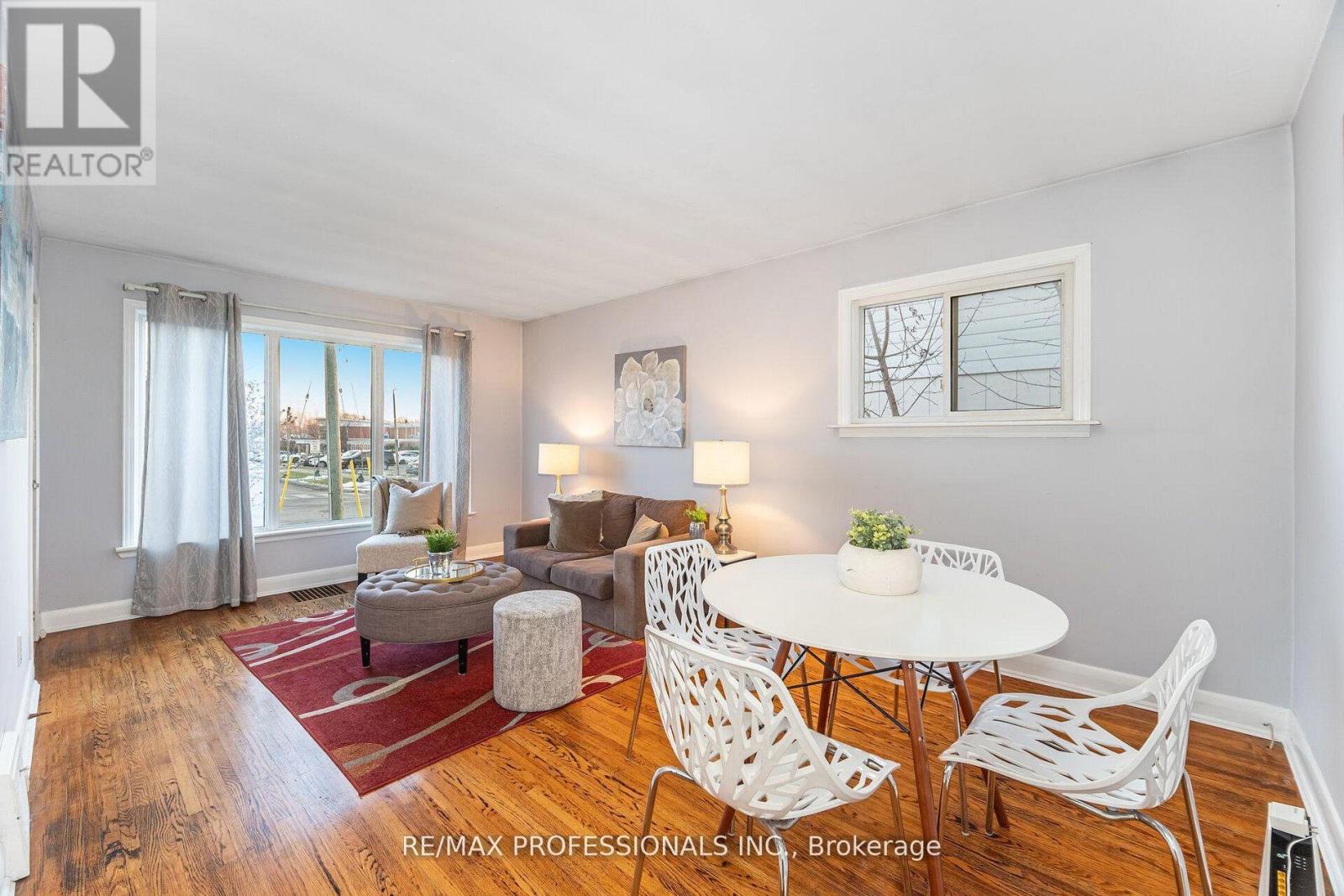 10 Avalon Road, Toronto (Alderwood), Ontario  M8W 2E3 - Photo 9 - W12672546