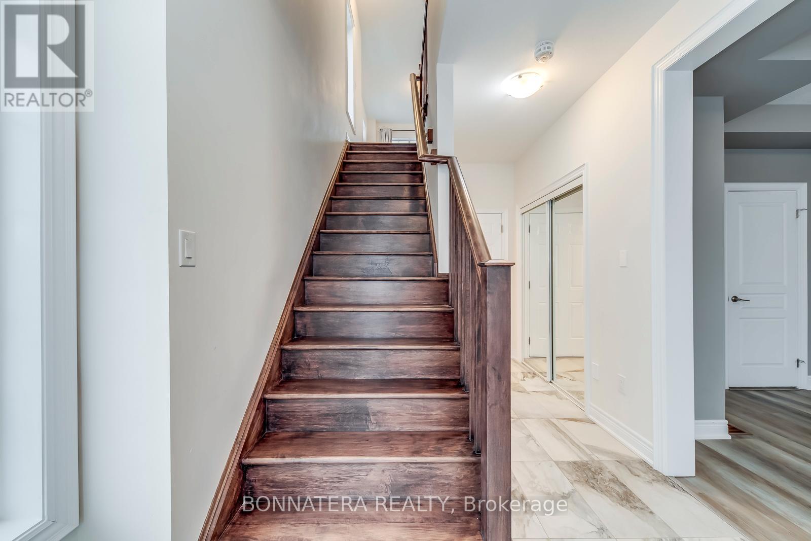 19 - 3026 Postridge Drive, Oakville, Ontario  L6H 7E3 - Photo 11 - W12672548