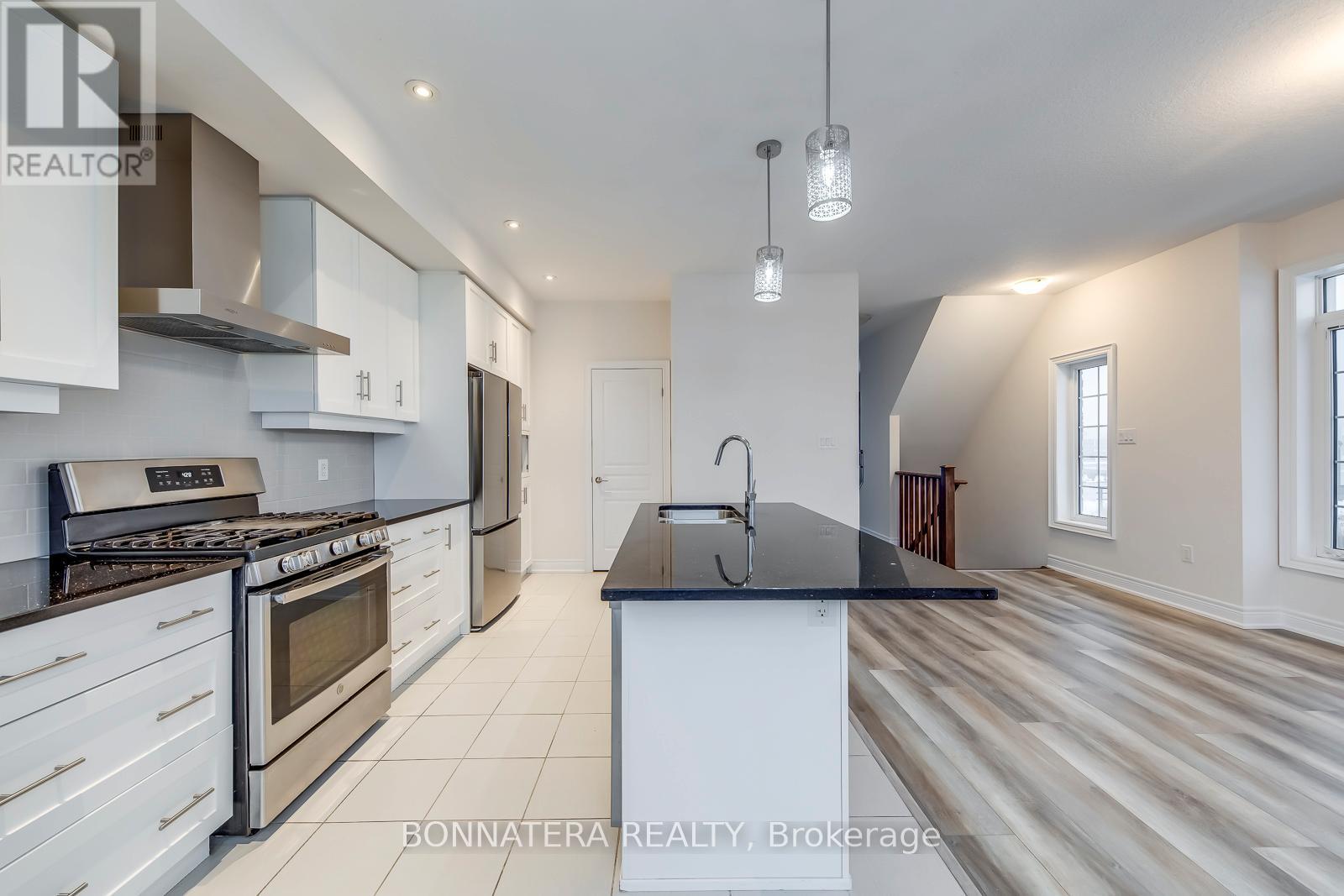 19 - 3026 Postridge Drive, Oakville, Ontario  L6H 7E3 - Photo 13 - W12672548