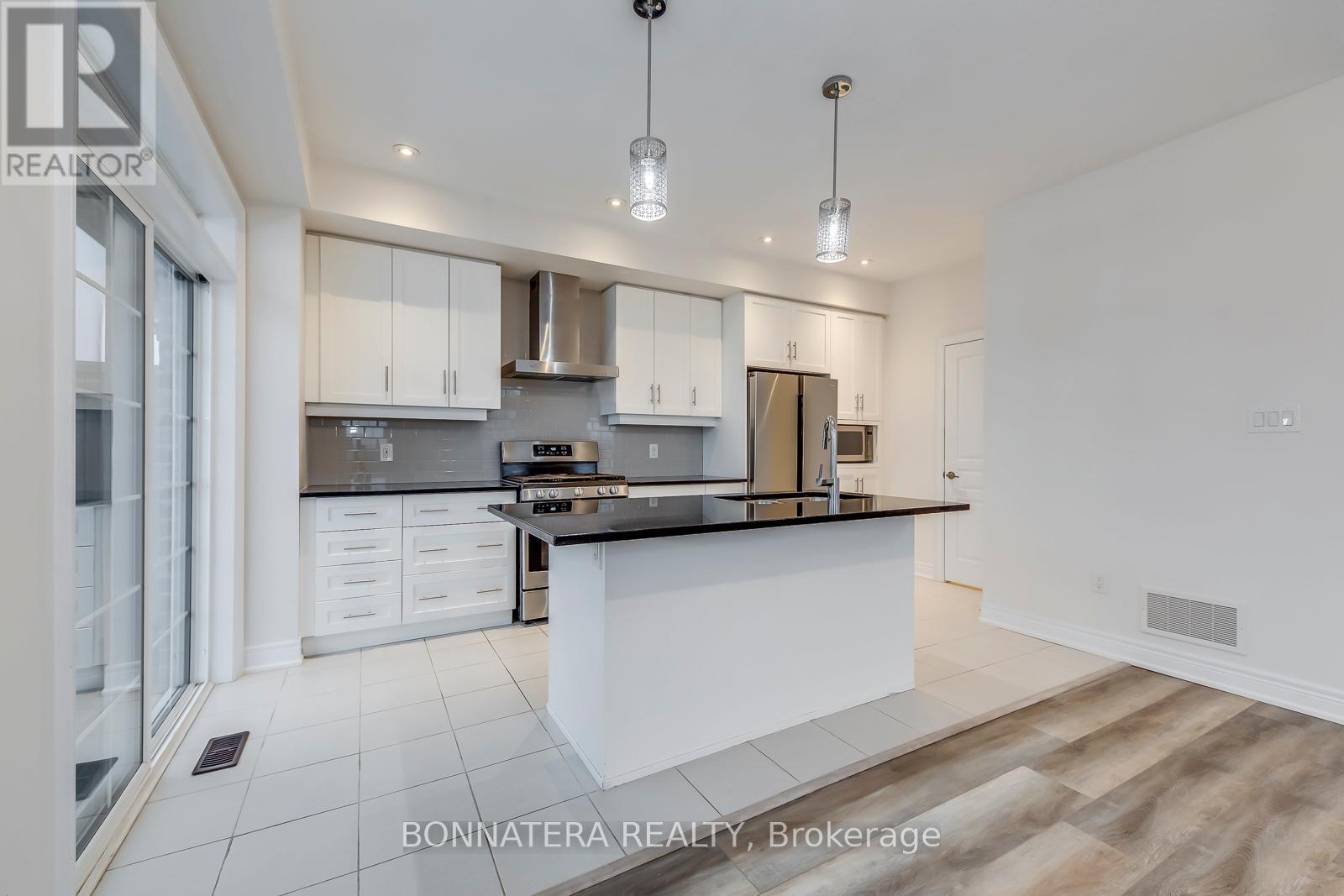 19 - 3026 Postridge Drive, Oakville, Ontario  L6H 7E3 - Photo 15 - W12672548