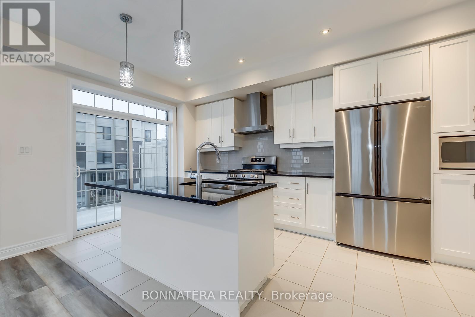 19 - 3026 Postridge Drive, Oakville, Ontario  L6H 7E3 - Photo 16 - W12672548