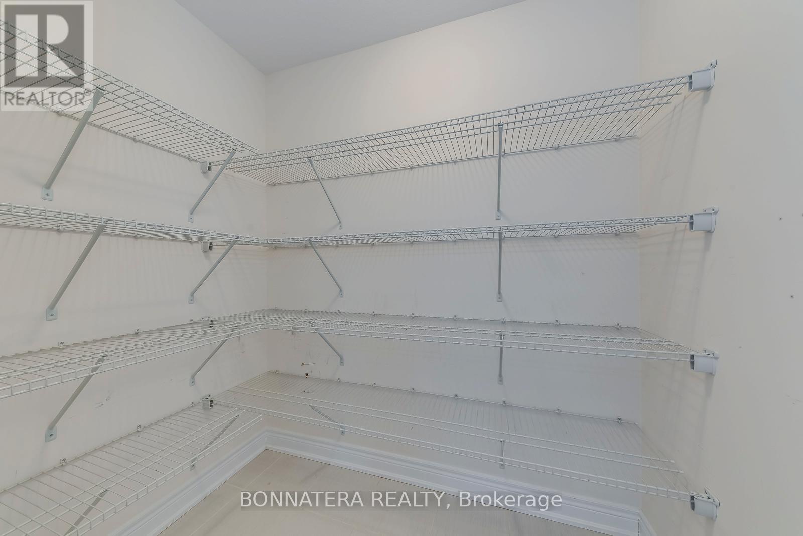 19 - 3026 Postridge Drive, Oakville, Ontario  L6H 7E3 - Photo 22 - W12672548