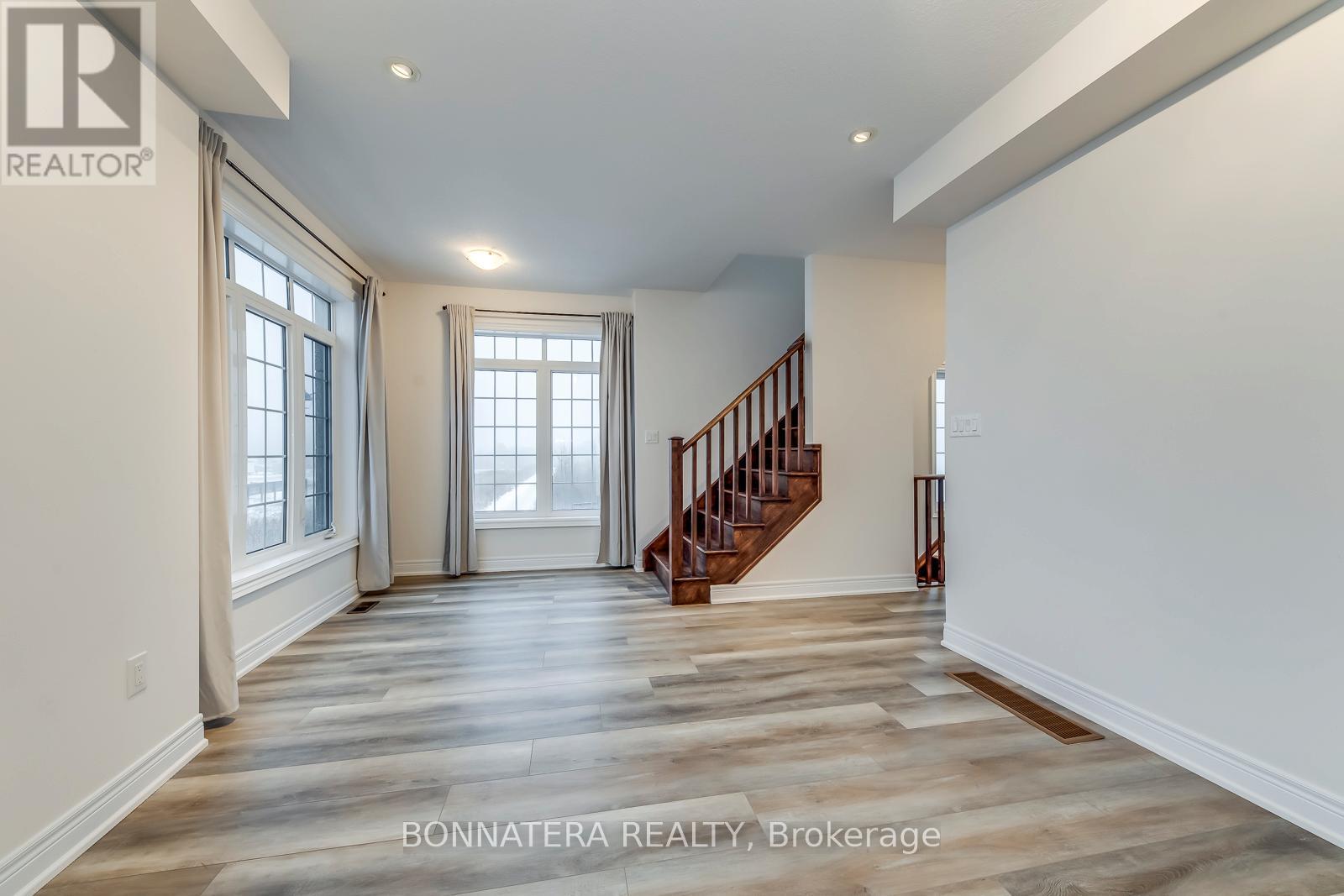 19 - 3026 Postridge Drive, Oakville, Ontario  L6H 7E3 - Photo 28 - W12672548