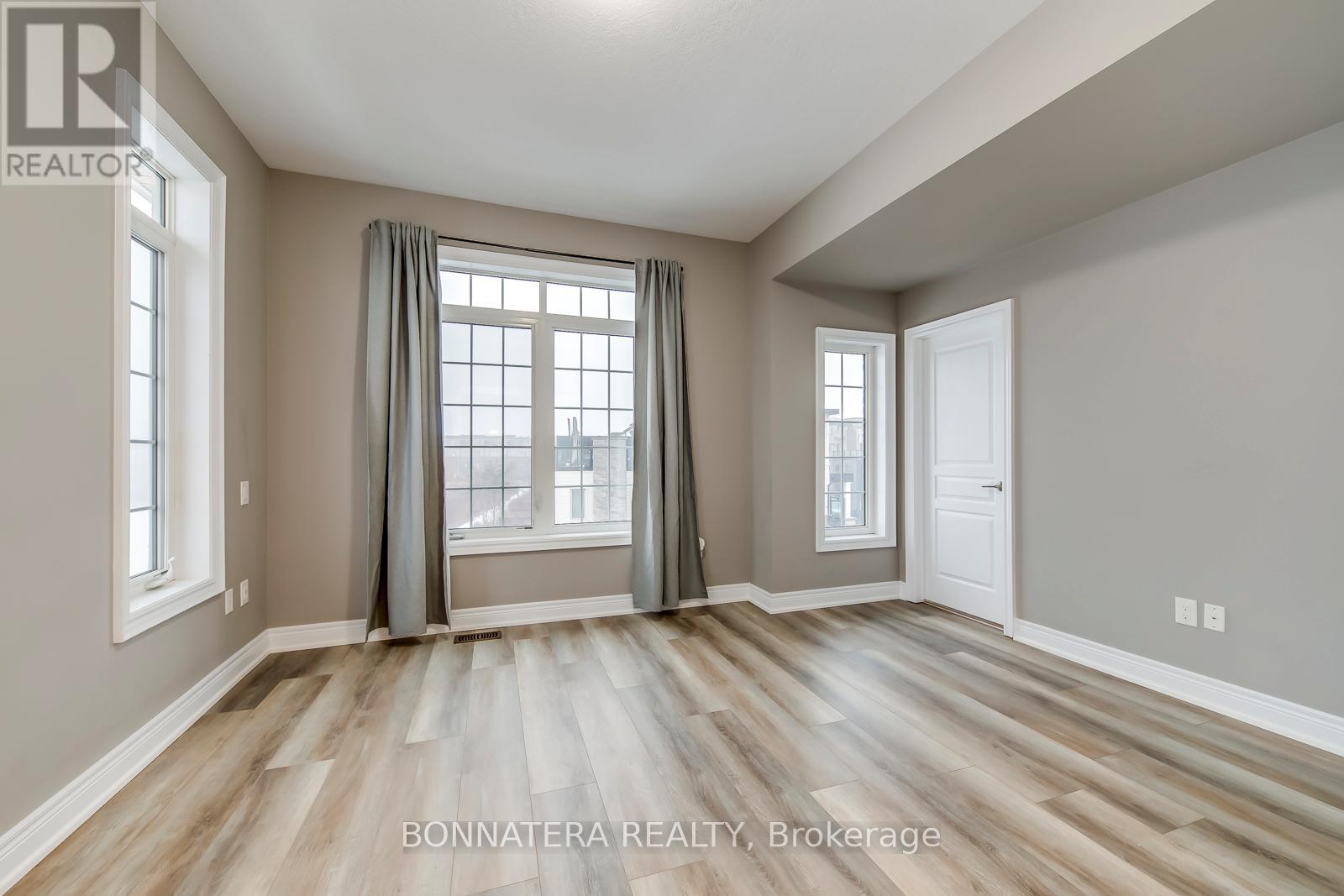 19 - 3026 Postridge Drive, Oakville, Ontario  L6H 7E3 - Photo 32 - W12672548