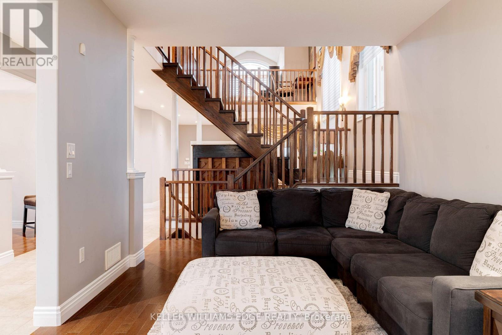 8036 Sheridan Court, Grimsby, Ontario  L0R 1M0 - Photo 10 - X12672446