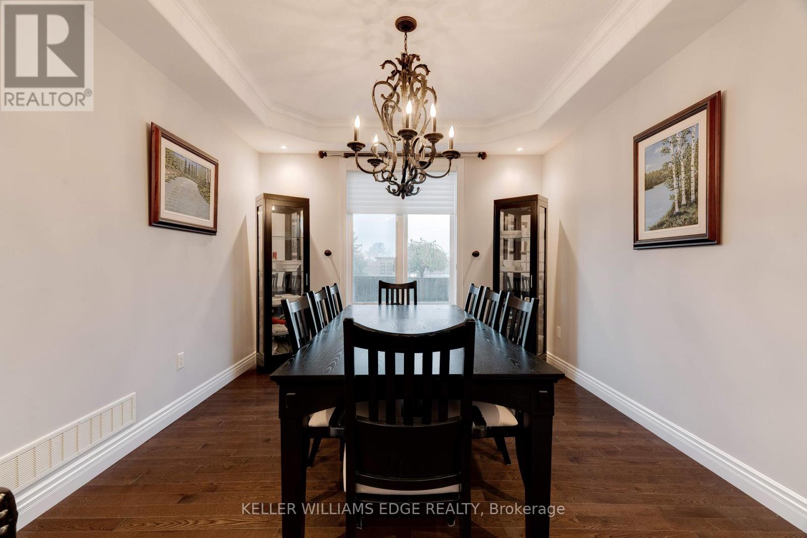 8036 Sheridan Court, Grimsby, Ontario  L0R 1M0 - Photo 5 - X12672446