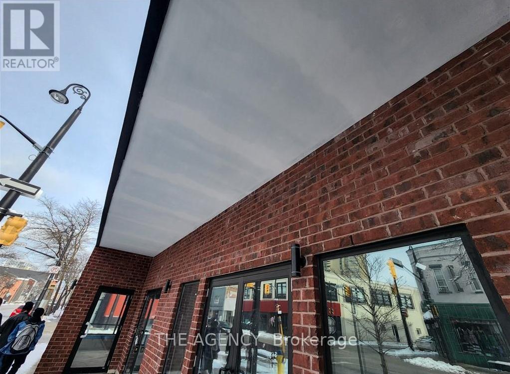 130 Christina Street N, Sarnia, Ontario  N7T 5T6 - Photo 2 - X12672478