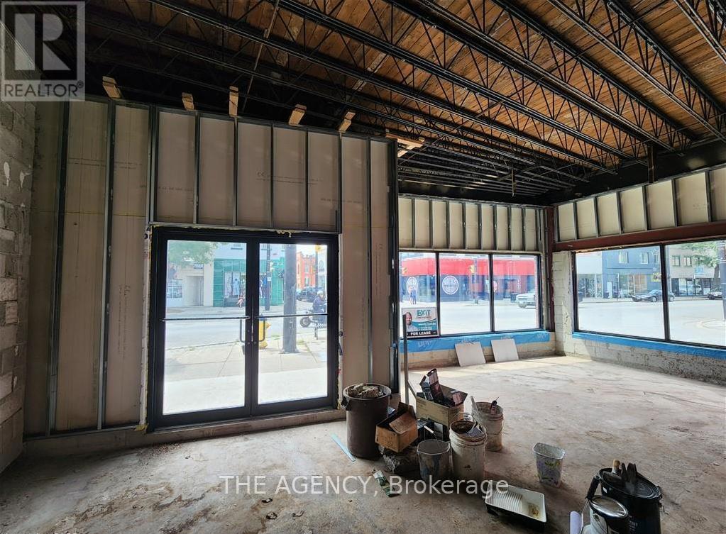 130 Christina Street N, Sarnia, Ontario  N7T 5T6 - Photo 5 - X12672478