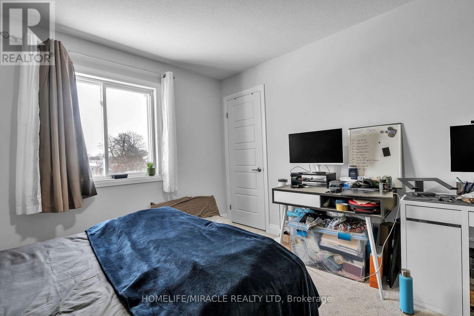 121 Marconi Court, London East, Ontario  N5V 0C9 - Photo 4 - X12672554