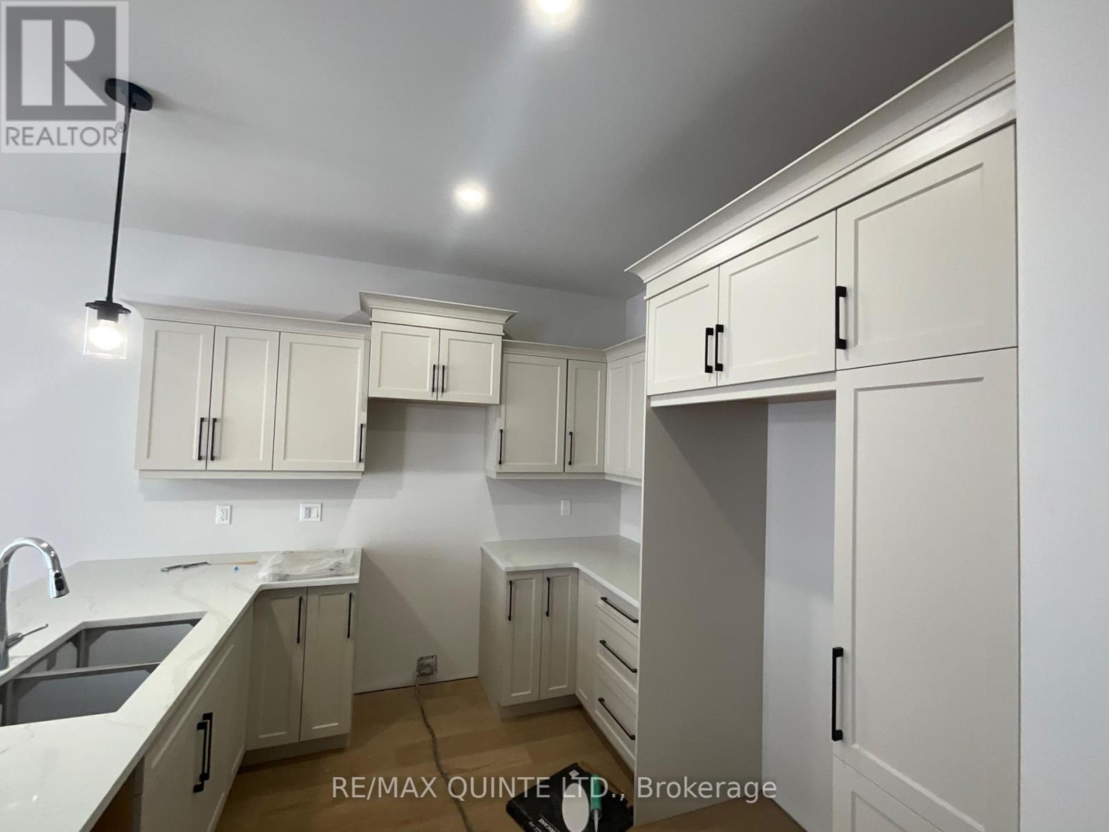 91 Raycroft Drive, Belleville, Ontario  K8N 0R5 - Photo 5 - X12430405