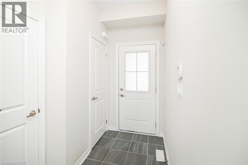 8 Mia Drive, Hamilton, Ontario  L9B 0K1 - Photo 5 - 40796763