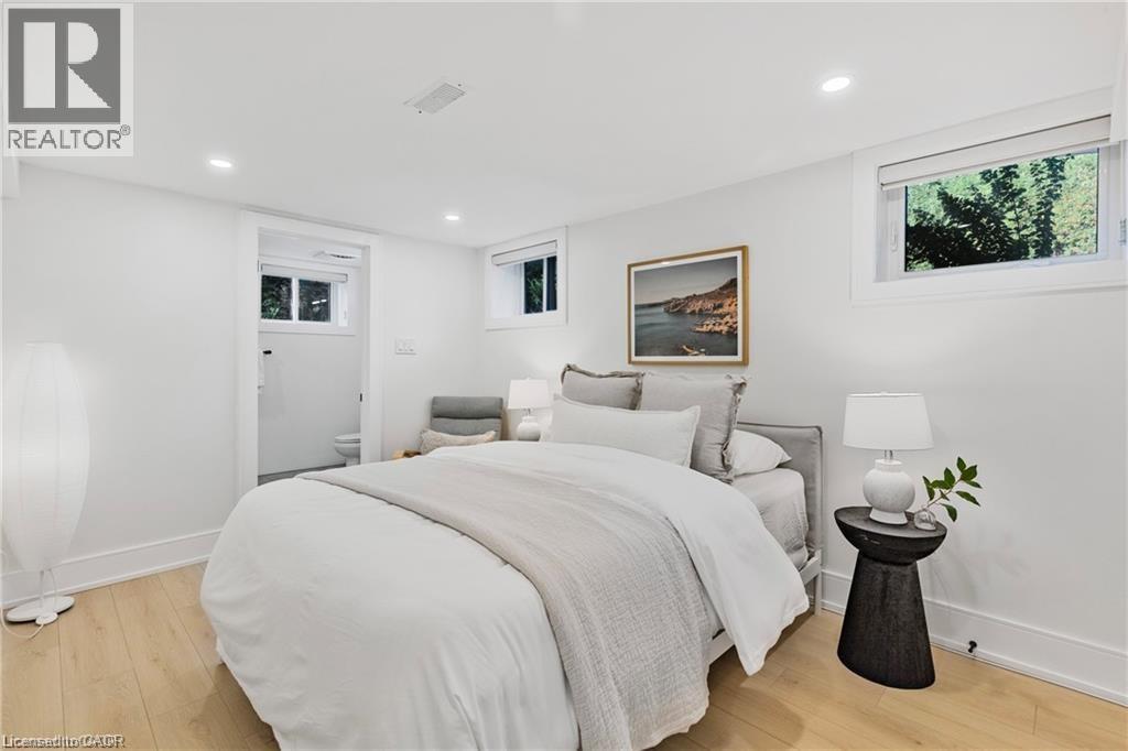 257 Strathcona Drive, Burlington, Ontario  L7L 2C9 - Photo 37 - 40796710