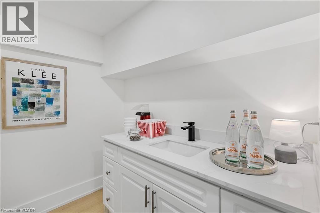 257 Strathcona Drive, Burlington, Ontario  L7L 2C9 - Photo 40 - 40796710