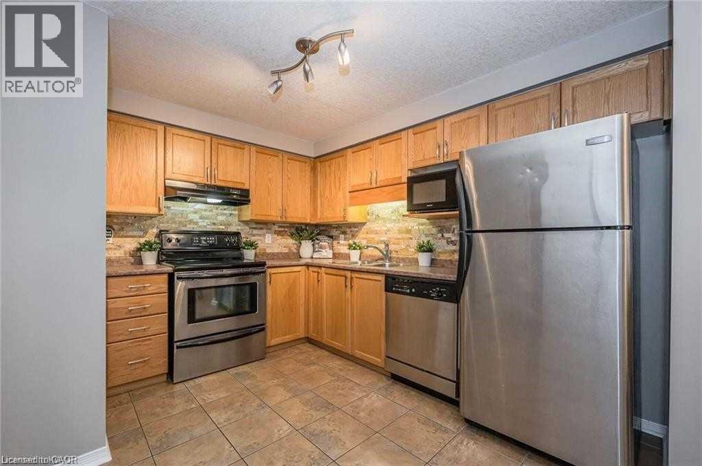 27 Max Becker Drive, Kitchener, Ontario  N2E 3V7 - Photo 7 - 40796639