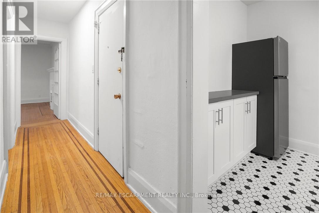 5 - 312 Aberdeen Avenue, Hamilton, Ontario  L8P 2R5 - Photo 5 - X12537476