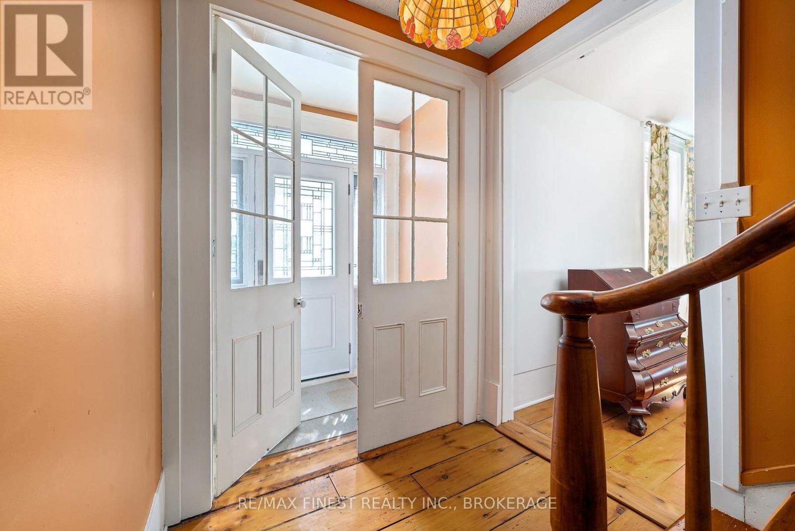 8 Catherine Street, Prince Edward County, Ontario  K0K 2T0 - Photo 2 - X12672838