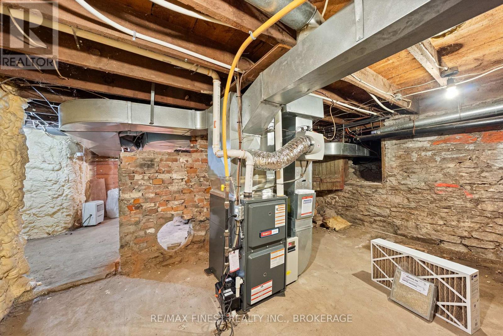 8 Catherine Street, Prince Edward County, Ontario  K0K 2T0 - Photo 24 - X12672838