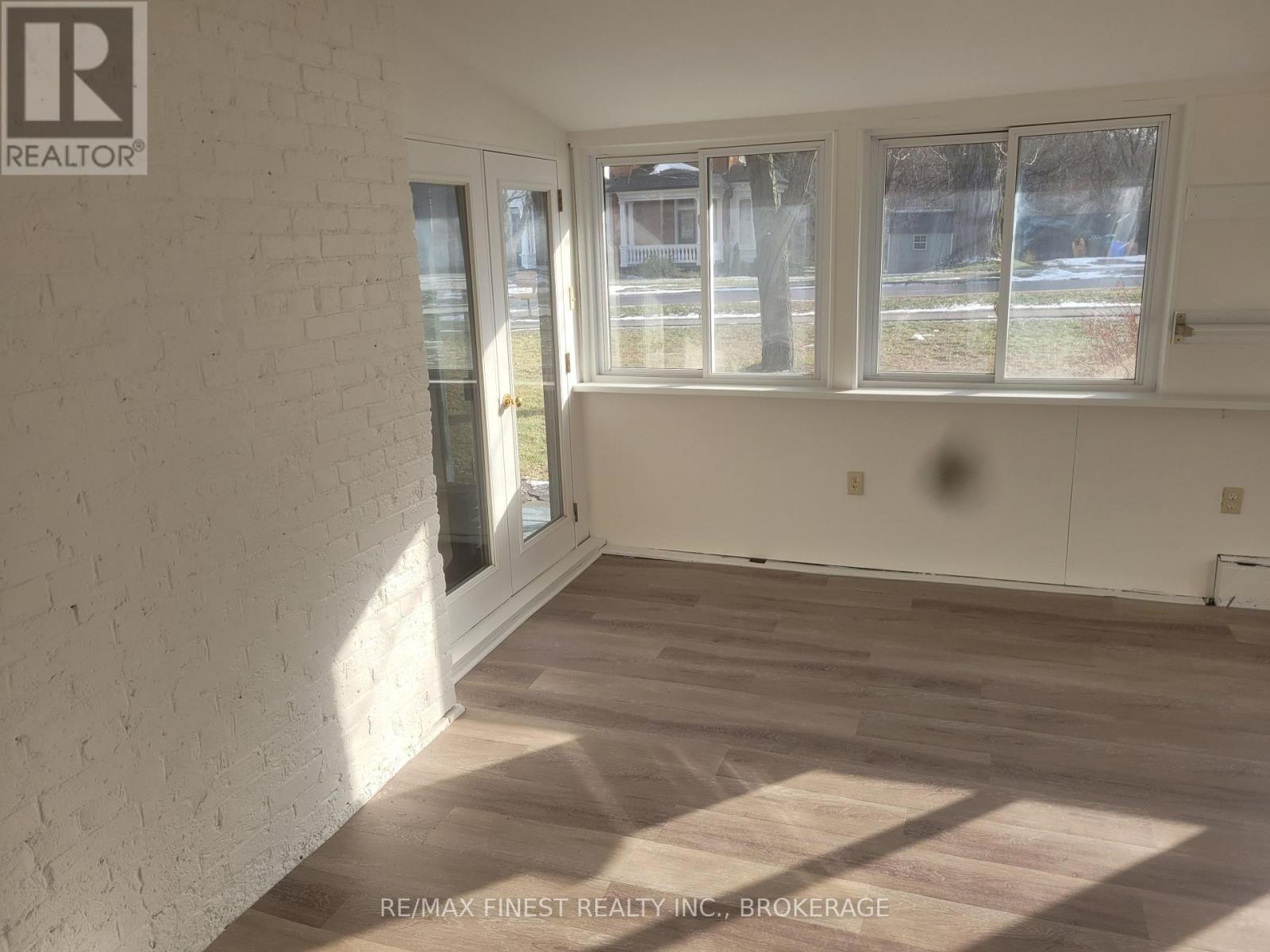 8 Catherine Street, Prince Edward County, Ontario  K0K 2T0 - Photo 5 - X12672838