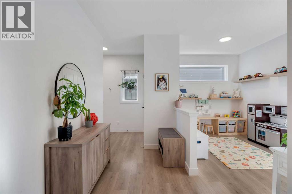 20 Edith Crescent Nw, Calgary, Alberta  T3R 2C3 - Photo 6 - A2276061