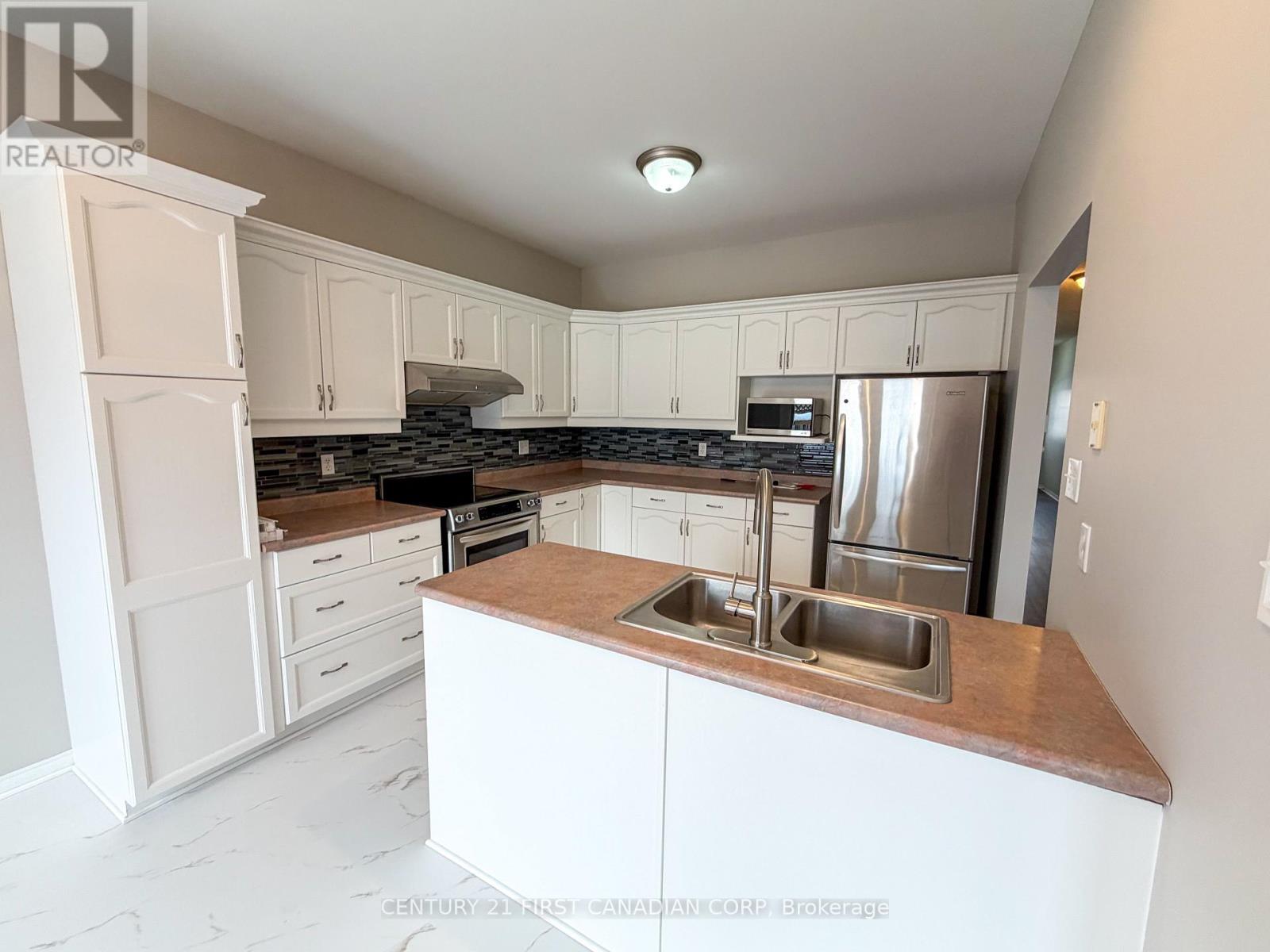 332 Ambleside Drive, London North, Ontario  N6G 5H9 - Photo 18 - X12672706