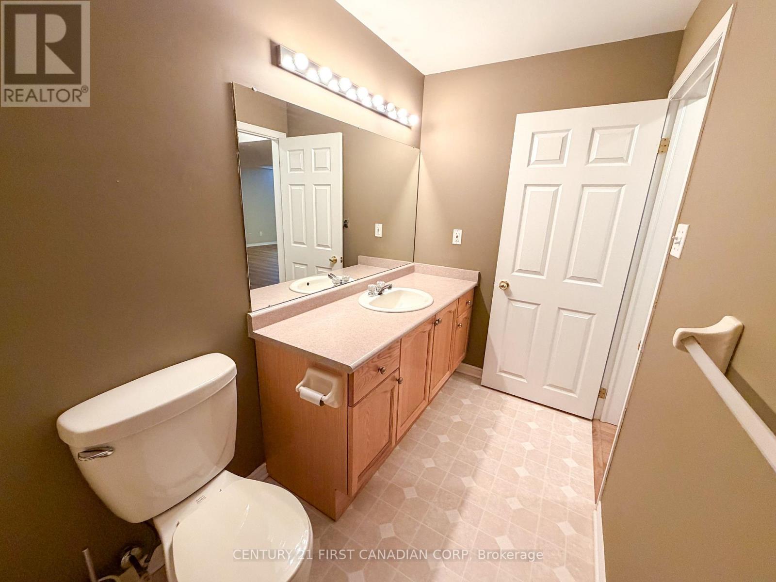 332 Ambleside Drive, London North, Ontario  N6G 5H9 - Photo 32 - X12672706