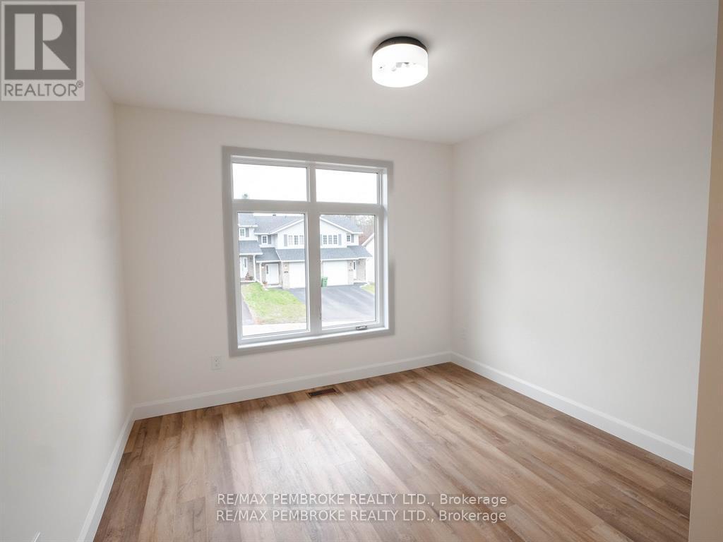 11 Northbrook Street, Petawawa, Ontario  K8H 3N4 - Photo 26 - X12672692